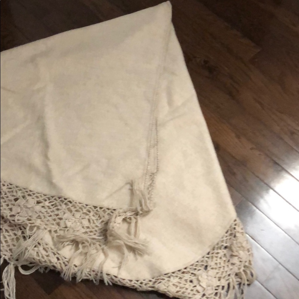 Genuine alpaca wrap soft, warm and fashionable